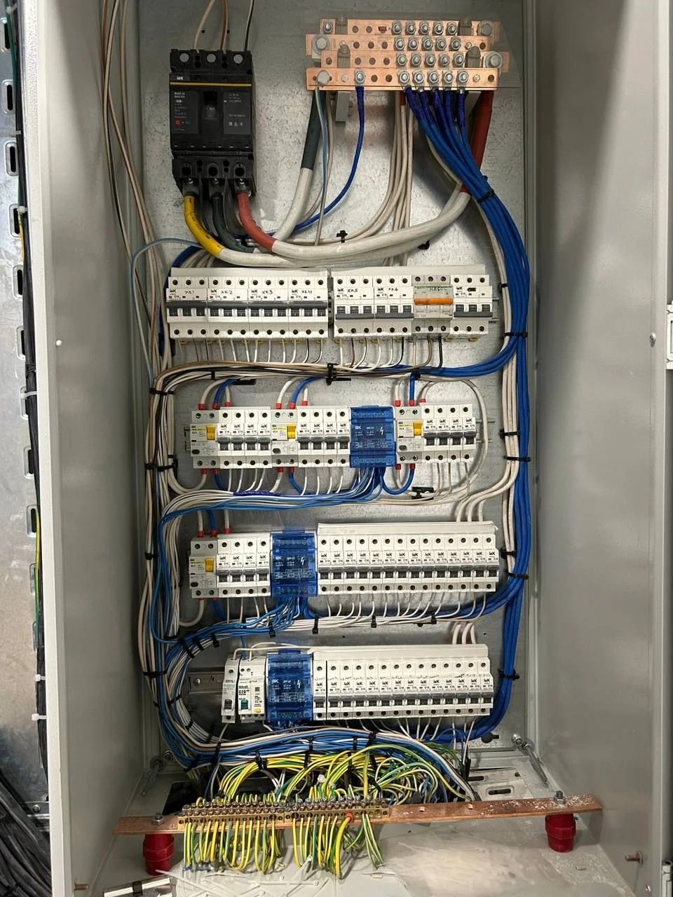 Закажите профессиональную сборку электрощита в Сочи с гарантией — Вольтикс