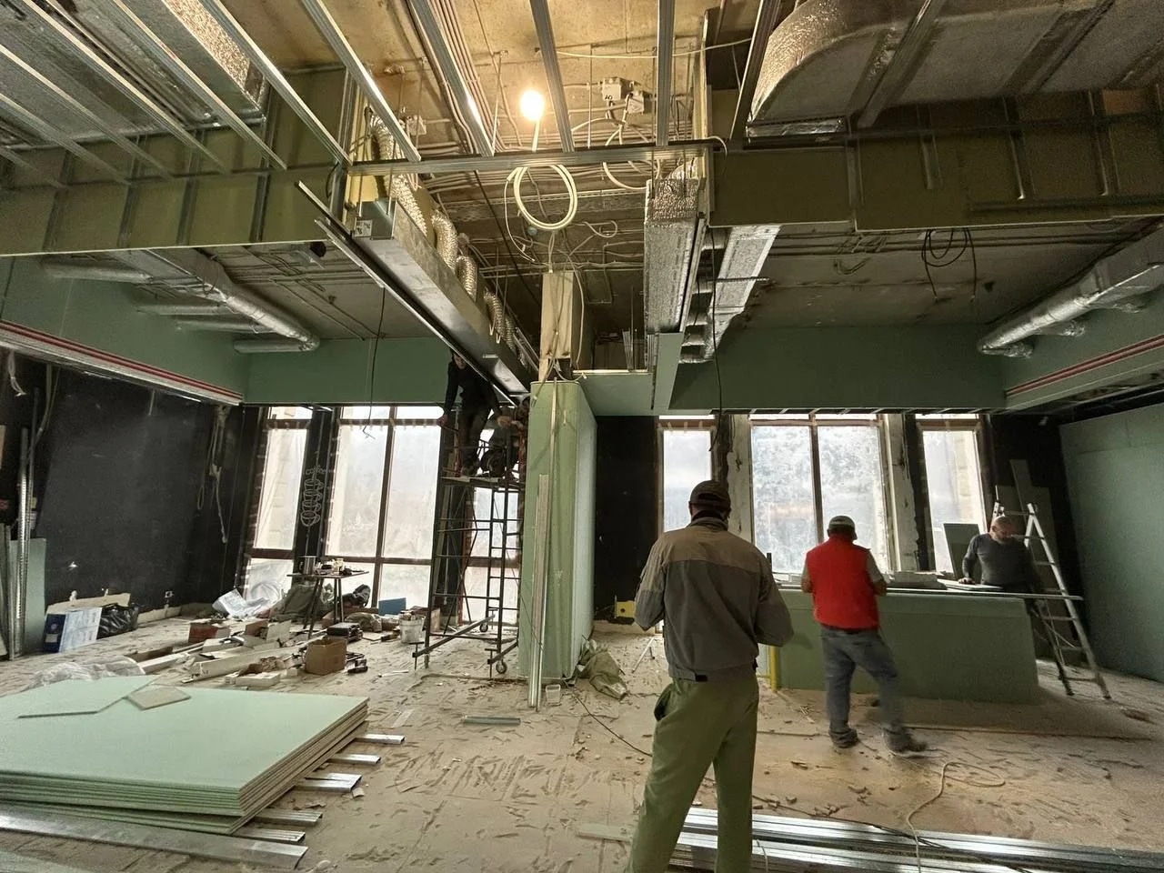 Установка кабелей для кухонного оборудования ресторана Красная поляна Сочи