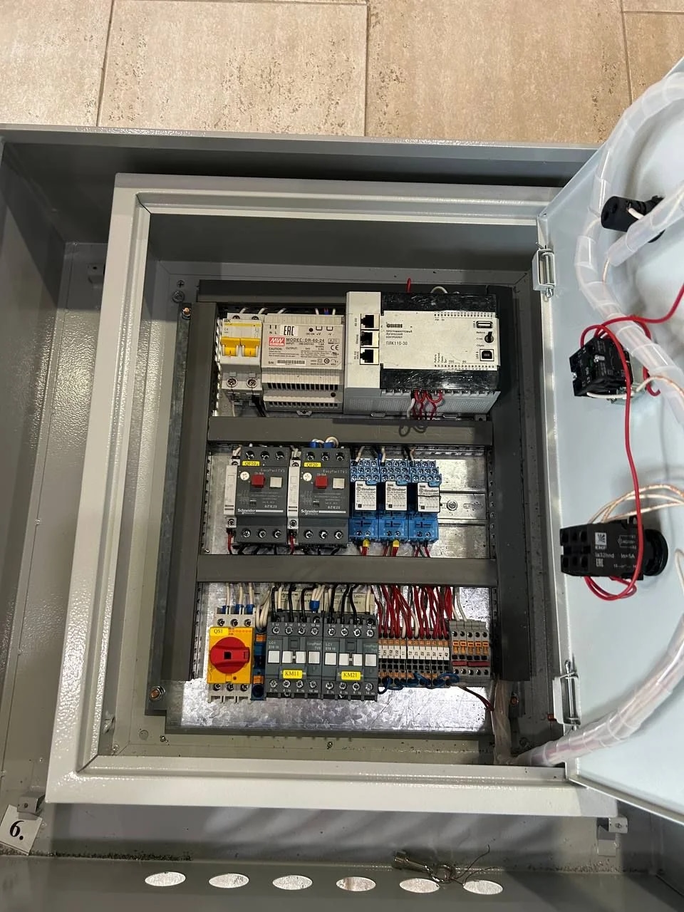 сборка электрощита в частном доме  Адлер — Вольтикс